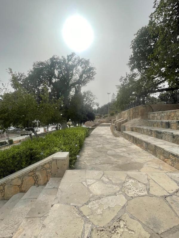 Awaken Your Hidden Goddess Retreat At Nissi Avenue - Apartament